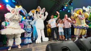 Itapema celebra Pascoa com ovo de LED gigante