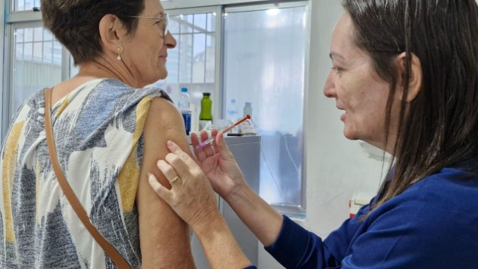 Vacinação contra Influenza começa em Itapema com foco nos grupos de risco