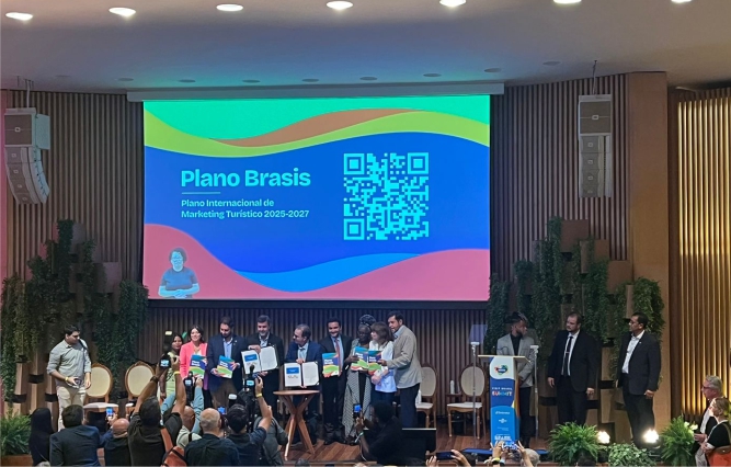 Bombinhas fortalece presença internacional ao participar do Visit Brasil Summit
