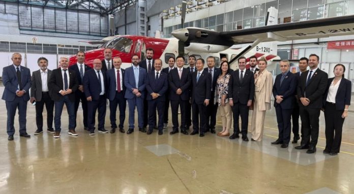 Governador busca parceria na China para transformar SC em polo aeronáutico