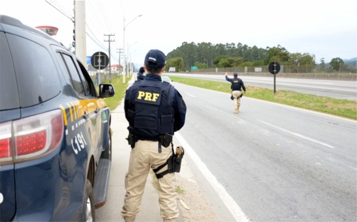 PRF reforça ações de segurança nas BRs durante Operação Corpus Christi 2025