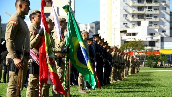 Alesc aprova projeto que amplia carreira e contrata militares temporários