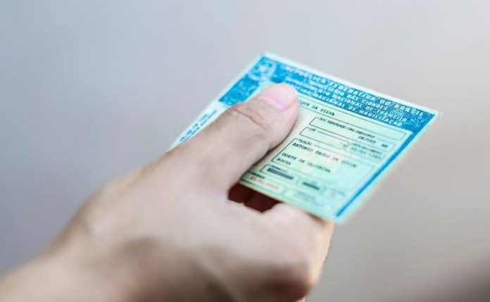 Detran abre inscrições para 5 mil vagas de CNH gratuita em SC