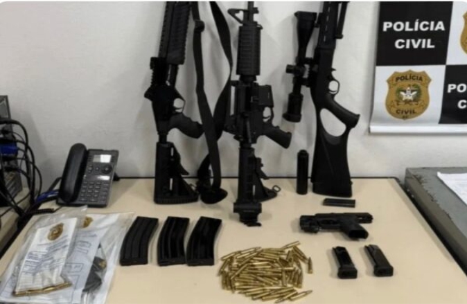 Fuzil, pistola e carabina_ arsenal apreendido em Joinville durante operação contra ameaça doméstica