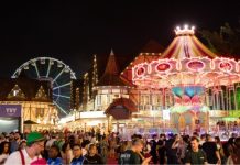 Oktoberfest Blumenau 2025 inicia com desfile, chope variado e programação intensa