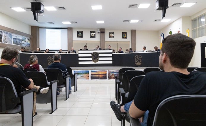 Audiência pública reúne comunidade de Itapema para debater marinas secas na orla-