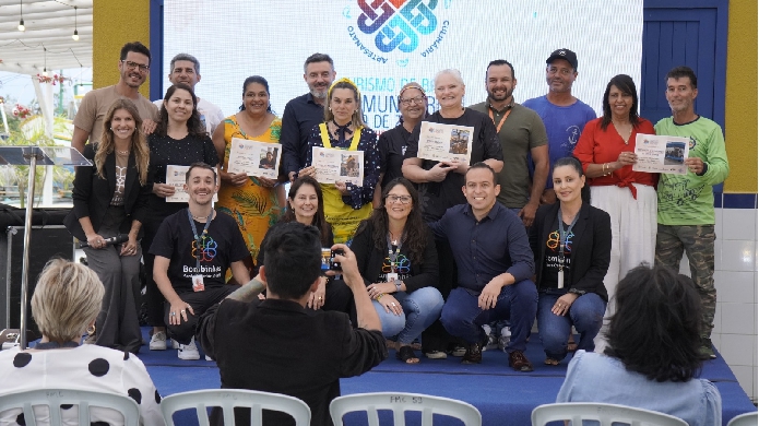 Bombinhas inaugura roteiro de Turismo de Base Comunitária na Baía de Zimbros