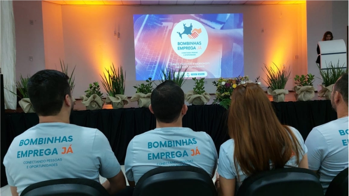 Capacitação e emprego em foco_ como o programa Emprega Já fortalece o mercado de Bombinhas