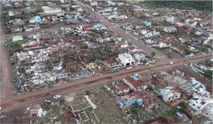 Catástrofe no Paraná_ tornado destrói quase 80% de município e mobiliza socorro urgente