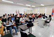 Empreendedores de praia passam por curso para temporada segura e qualificada em Porto Belo