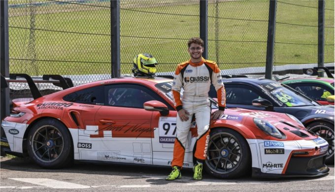 Jeff Giassi, de Santa Catarina, corre na Porsche Cup que abre o GP de São Paulo-