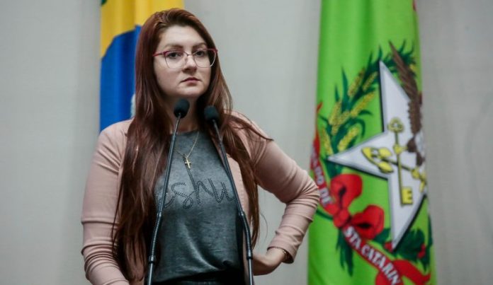 Pelo Estado 04-11_ Direita catarinense em crise