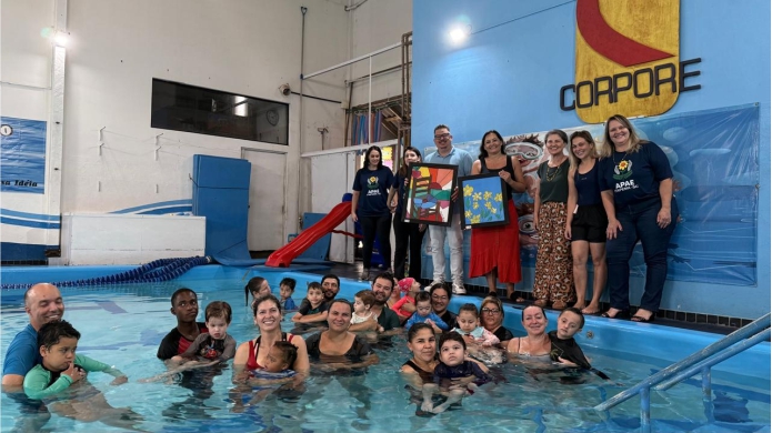 Projeto Onda Azul da APAE Itapema encerra ciclo com festa e histórias de superação