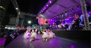 Sob os holofotes estarao 45 musicos da banda unindo se a 70 bailarinos