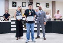 Homenagem da Câmara celebra estudante de Itapema que brilhou na OBMEP