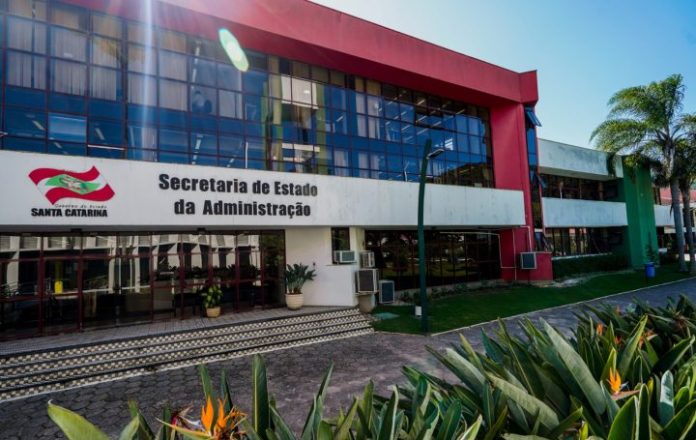 Pelo Estado 04-12_ Governo de SC leiloa 11 imóveis avaliados em R$ 40 milhões