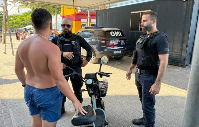 Fiscalização de ciclomotores é intensificada em pontos estratégicos de Itapema