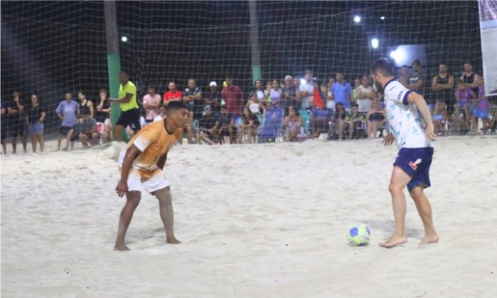 Porto Belo abre temporada esportiva com campeonato de futebol de areia