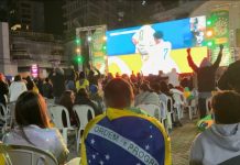 Praça da Paz reúne torcedores e vira palco da festa pela classificação do Brasil em Itapema