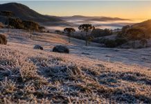 Frio perde força durante o domingo, mas nova frente fria muda o tempo em SC no início da semana