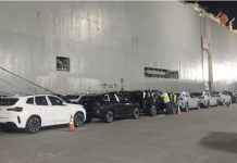 Gigante dos mares atraca em Itajaí com nova carga de BMWs e fortalece setor de importação de veículos