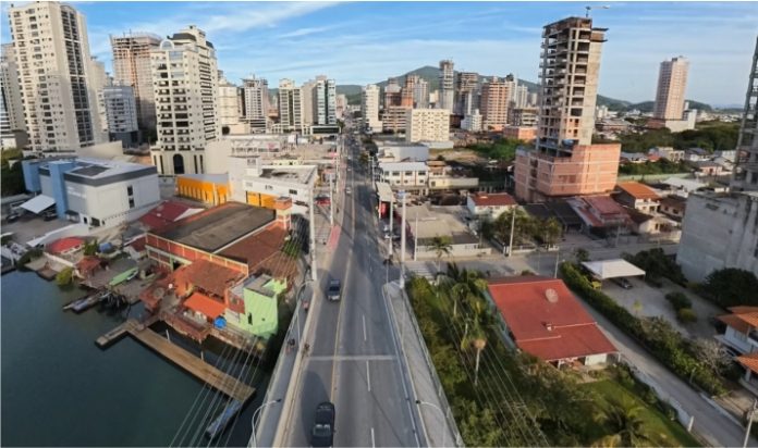 Porto Belo conclui ampliação da Avenida Hironildo Conceição dos Santos e melhora mobilidade urbana