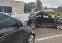 Colisão violenta na BR-282 deixa motorista morto e mulher ferida na Grande Florianópolis