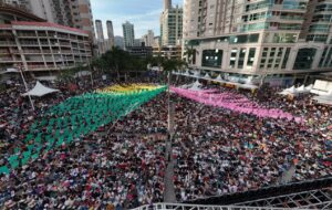 Arraiá Solidário encerra edição histórica com recorde de público e 15 mil cartelas comercializadas 1 Evento reuniu milhares de pessoas distribuiu mais de R 300 mil em premios