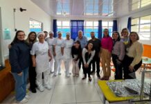Itapema reforça valorização das merendeiras com entrega de novos uniformes