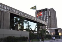 Pelo Estado 19/08: Cai o número de candidatos a deputado estadual em SC