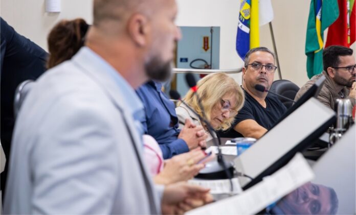 Câmara de Itapema realiza sessão 'limpa-pauta' com 21 matérias previstas para votação