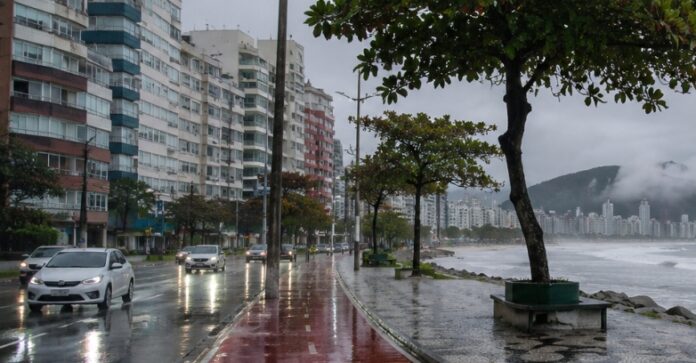 Frente fria provoca temporais e abre caminho para nova onda de frio em SC