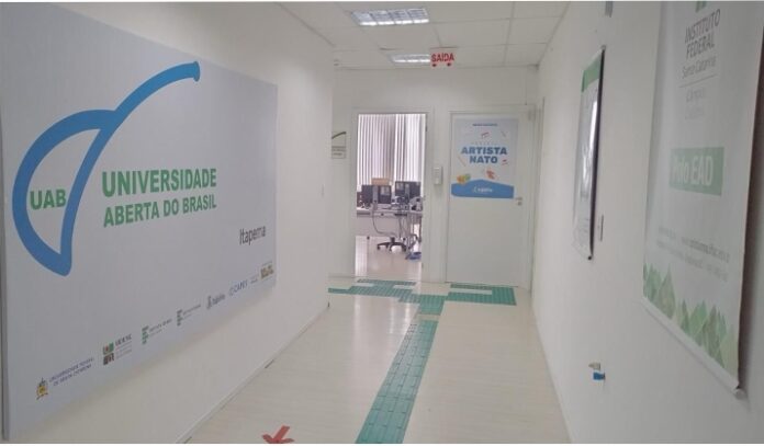 Inscrições para Tecnólogo em Gestão Pública da UAB Itapema terminam nesta sexta
