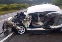 Motorista morre após carro ser destruído em colisão com caminhão na SC-108