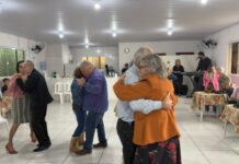 Baile da Primavera reúne famílias atendidas pela Assistência Social em Itapema