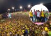 Flávio Bolsonaro reúne apoiadores em Salvador, recebe título de cidadão e promete obras na Bahia