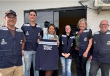 Itapema entrega novos coletes para equipes da Assistência Social